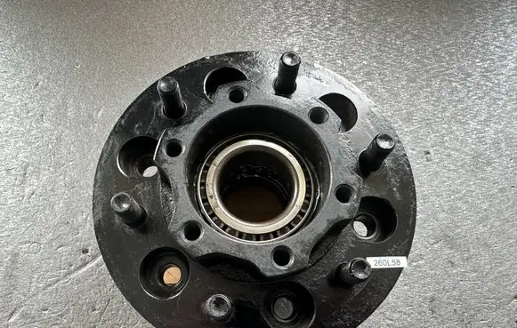 Nissan Patrol 260 Front wheel bearing hub 40202C7026 40202G9501