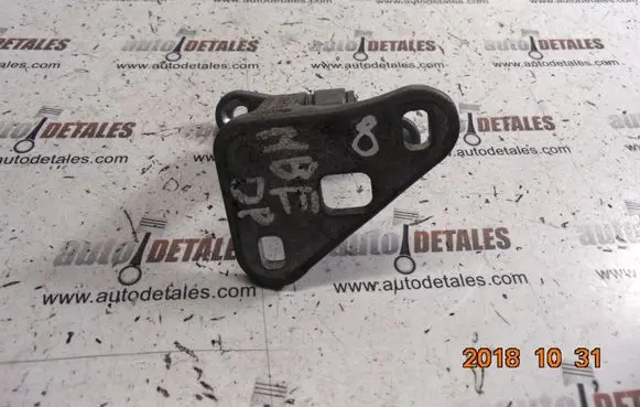Mercedes-Benz E W211 Front door upper hinge