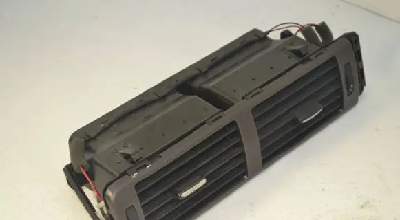 Audi A6 S6 C5 4B Dash center air vent grill 4B1820951