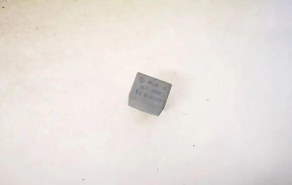 Opel Signum Other relay 90414477