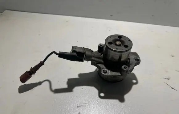 Skoda Superb B8 (3V) Water pump 010289802KT