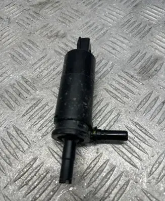 BMW X5 F15 Headlight washer pump 7340773 77963101804 57786310