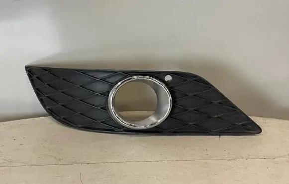 Mercedes-Benz B W245 Front bumper lower grill A1698852822
