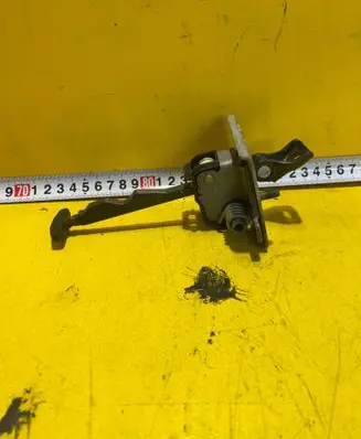 Peugeot 308 SW Front door check strap stopper 