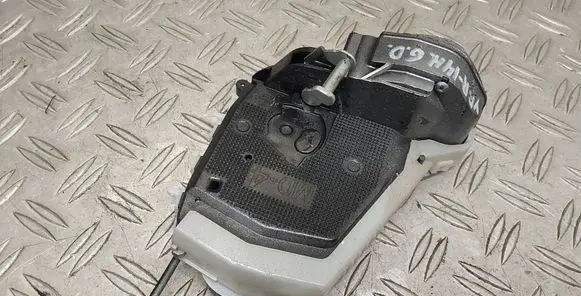 Toyota Yaris Rear door lock 