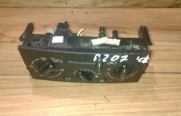 Peugeot 207 Climate control unit 1848820225