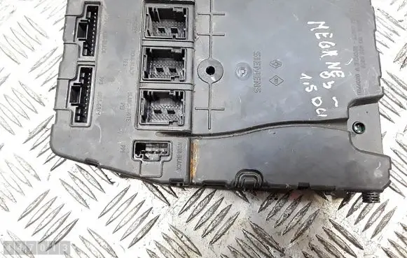 Renault Megane II Engine control unit/module 8200309690