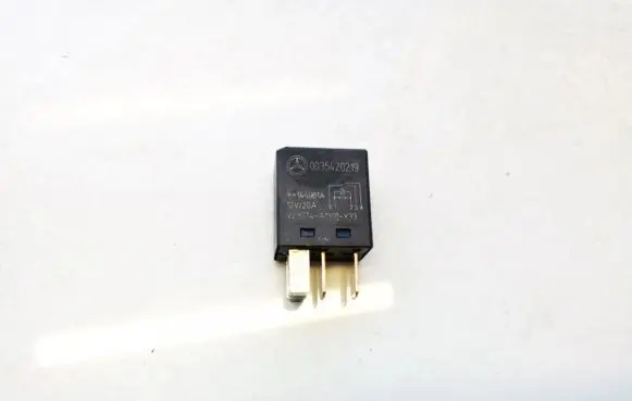 Volkswagen Crafter Other relay 0035420219 v23074-a1301-x33