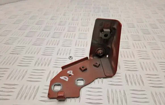 Renault Captur Fender mounting bracket