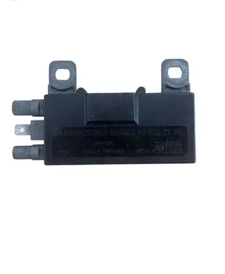 Mercedes-Benz E W210 Antenna control unit 2108200789
