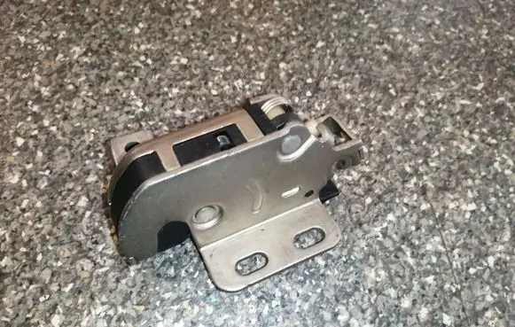 Loading door lock