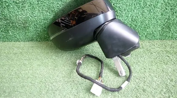 Nissan Qashqai J12 Front door electric wing mirror 