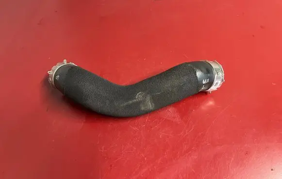 BMW X1 U11 Intercooler hose/pipe 8471881 13718471881