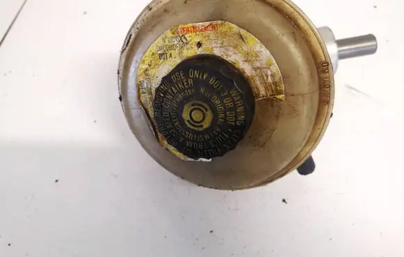 Audi A6 S6 C4 4A Brake fluid reservoir 893611307