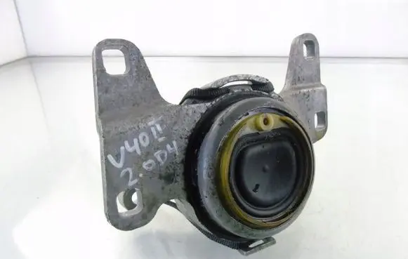 Volvo V40 Engine mount bracket