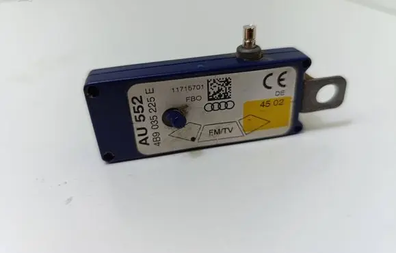 Audi A6 S6 C5 4B Aerial antenna amplifier 4B9035225E