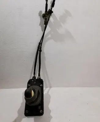 Nissan Micra Gear shifter/selector 3889010