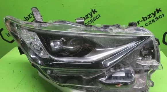 Toyota Auris E180 Headlight/headlamp 8110-02K60