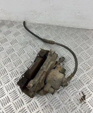 Volkswagen PASSAT B7 Front brake caliper