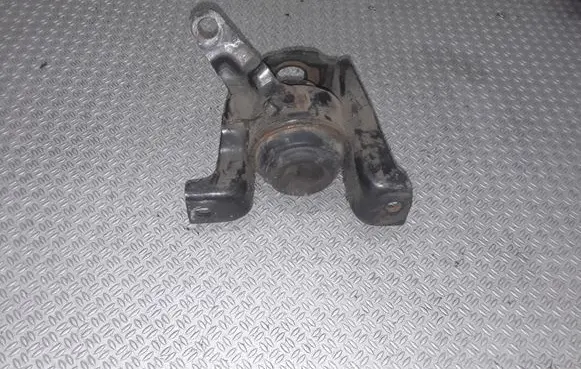 Toyota Avensis T250 Engine mount bracket