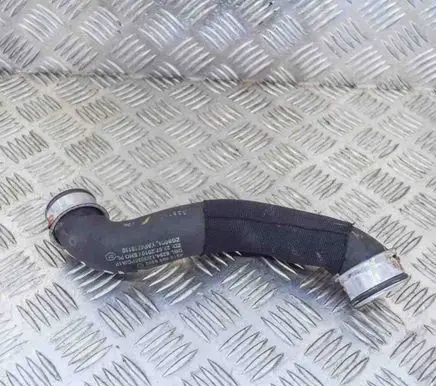 Mercedes-Benz C W204 Engine coolant pipe/hose A2125018282