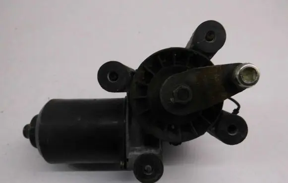 Mitsubishi Galant Front wiper linkage and motor MB848433