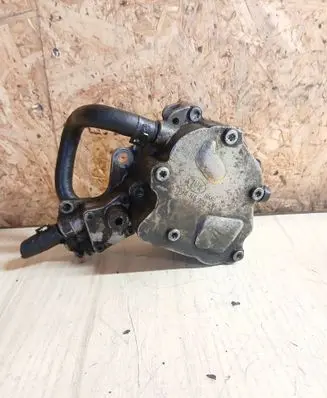 Volkswagen Golf V Vacuum pump 038145209A