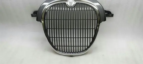 Jaguar S-Type Front bumper upper radiator grill XR840243