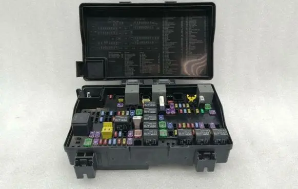 Jeep Grand Cherokee Fuse module 68253442AB