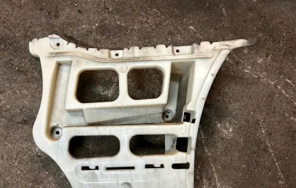 BMW 3 E90 E91 Bumper support mounting bracket corner 7906506 22944911 A12167310