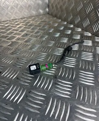 Volkswagen PASSAT B8 USB socket connector 5Q0035726