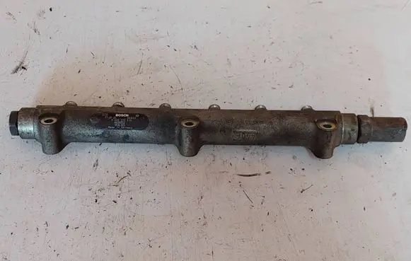 Volvo V70 Fuel main line pipe 8658252 003055