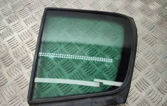 KIA Sportage Rear vent window glass 