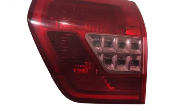 Tailgate rear/tail lights