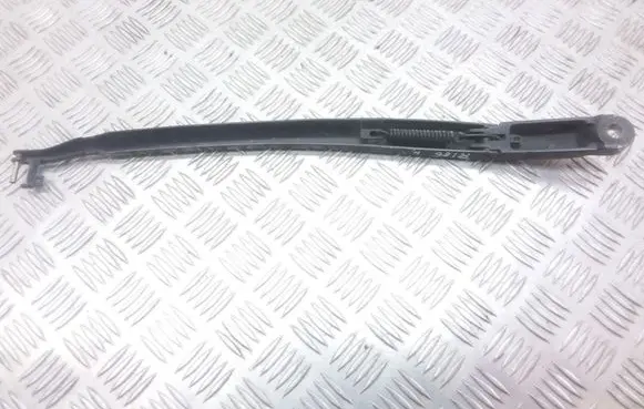 Volkswagen Touareg I Front wiper blade arm