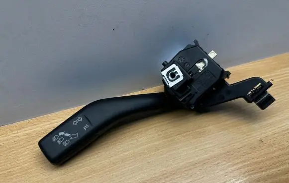 Volkswagen Golf Plus Indicator stalk 1K0953513E