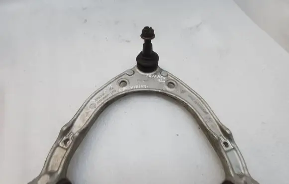 Volkswagen Touareg II Front lower control arm/wishbone K195304
