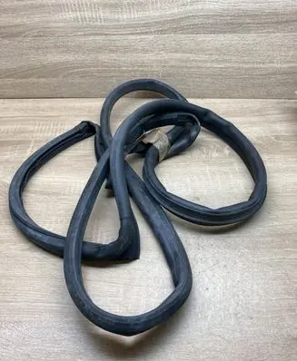 Mercedes-Benz E W211 Rubber seal rear door 2117300178