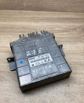 Opel Vectra B Engine control unit/module ECU 90464735 0281001335