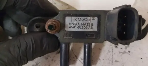 Ford Focus Exhaust gas pressure sensor AV615L200AB