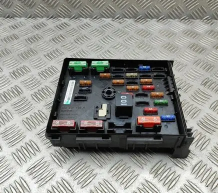 Volkswagen Tiguan Fuse module 3C0937125A 63595743