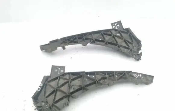 Audi Q7 4L Front bumper mounting bracket