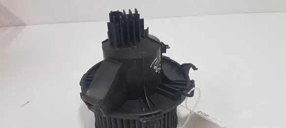 Opel Zafira B Heater fan/blower D8087 A3370