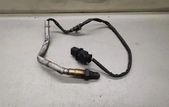 Volkswagen PASSAT B6 Lambda probe sensor 06F906262H
