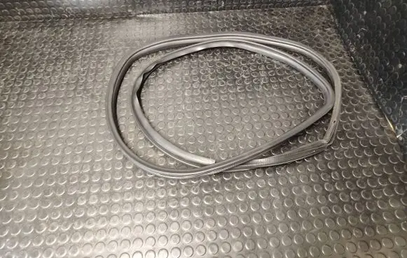 Peugeot 4007 Front door rubber seal 