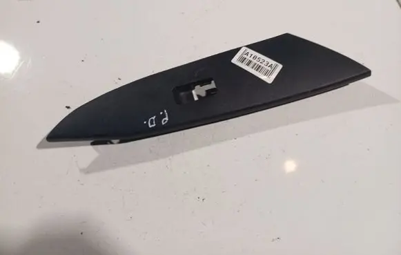 Mazda 3 II Front door window switch trim K4057