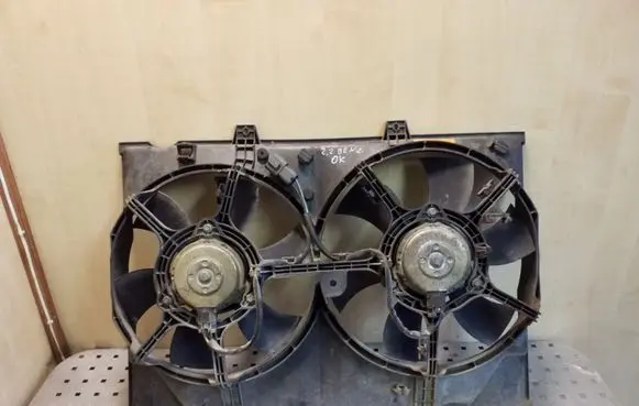 Opel Frontera B Radiator cooling fan shroud