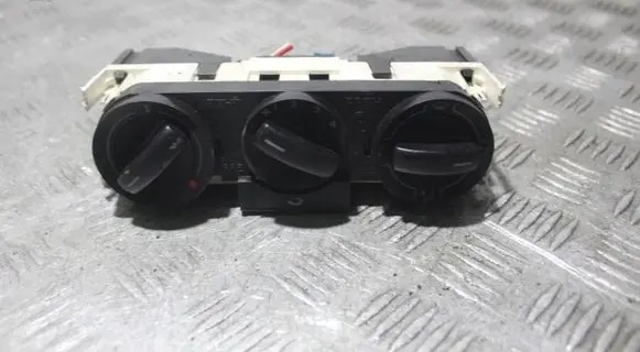 Volkswagen Polo Climate control unit 6Q0819445