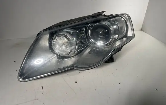 Volkswagen PASSAT B6 Headlight/headlamp 3C0941751D