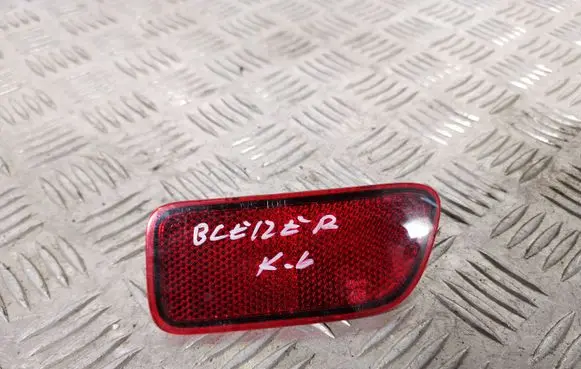 Chevrolet Blazer Rear tail light reflector